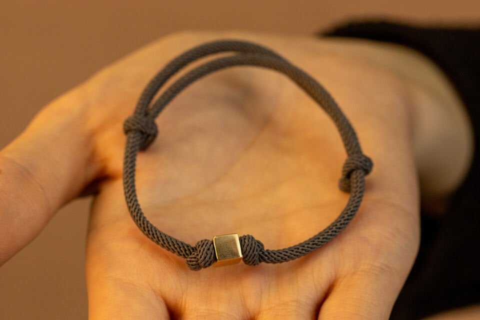 14 Ayar Altın Unisex Trend Kırmızı İpli Küp Bileklik