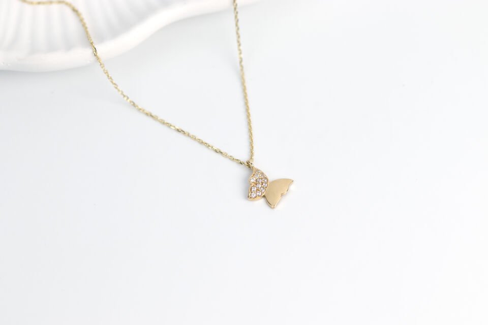 Minimal Taşlı Kelebek Kolye