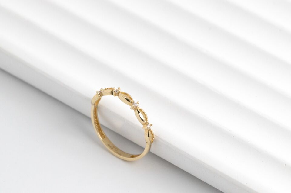 Noktalı Minimal Yüzük