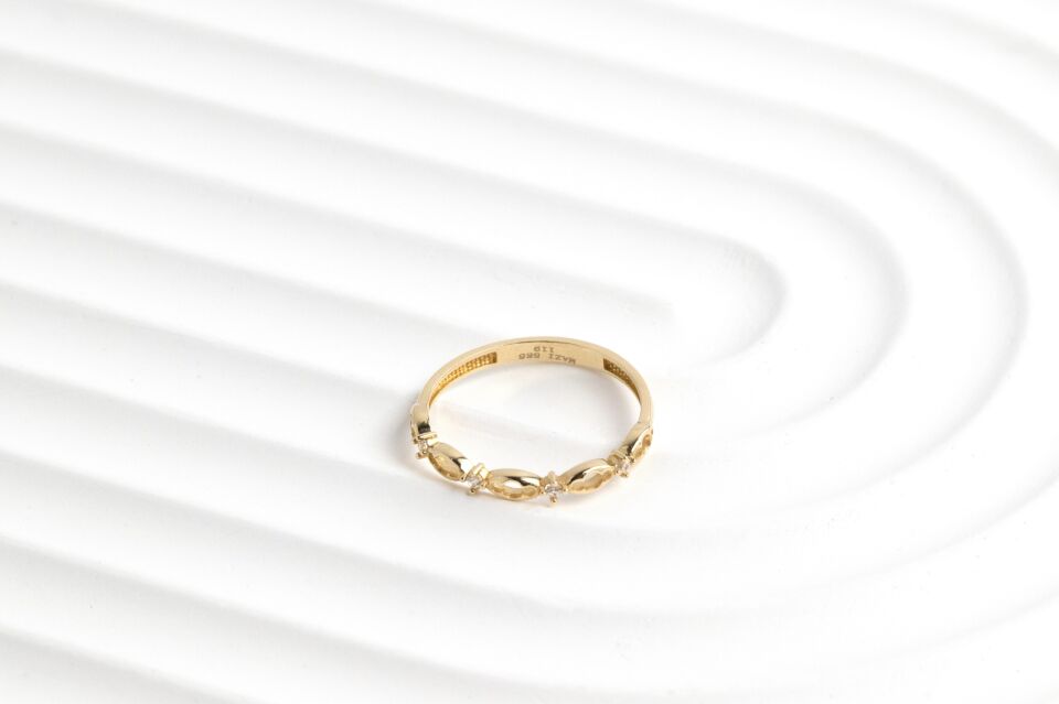 Noktalı Minimal Yüzük