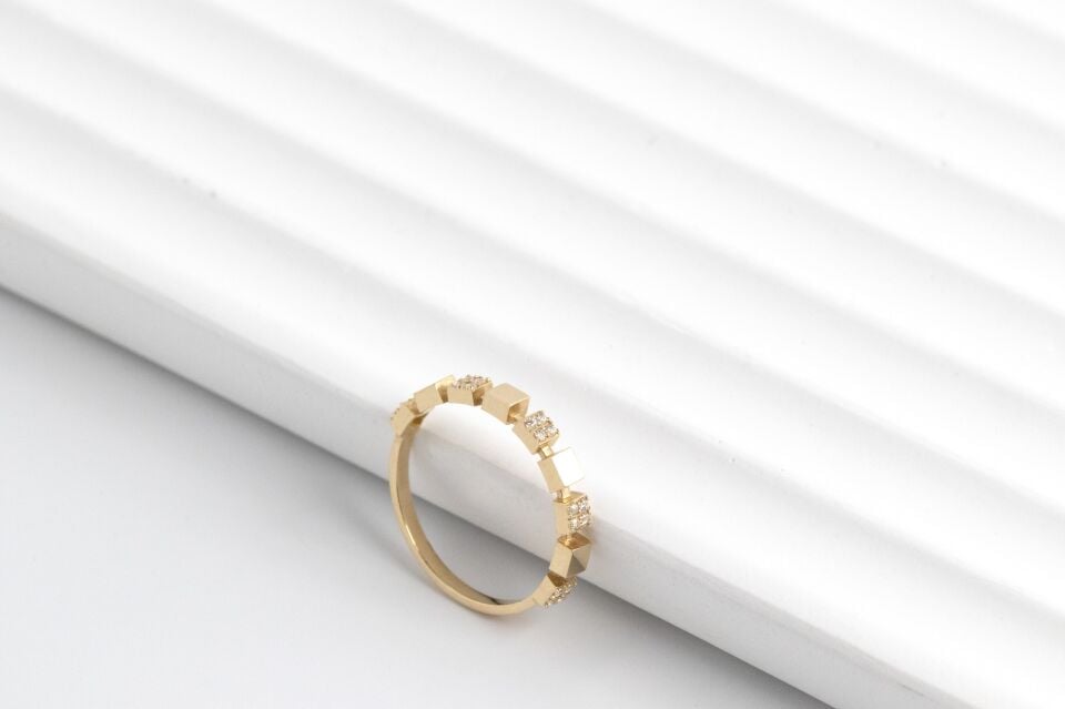 Küp Taşlı Minimal Yüzük