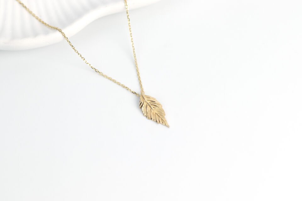 Minimal Yaprak Kolye